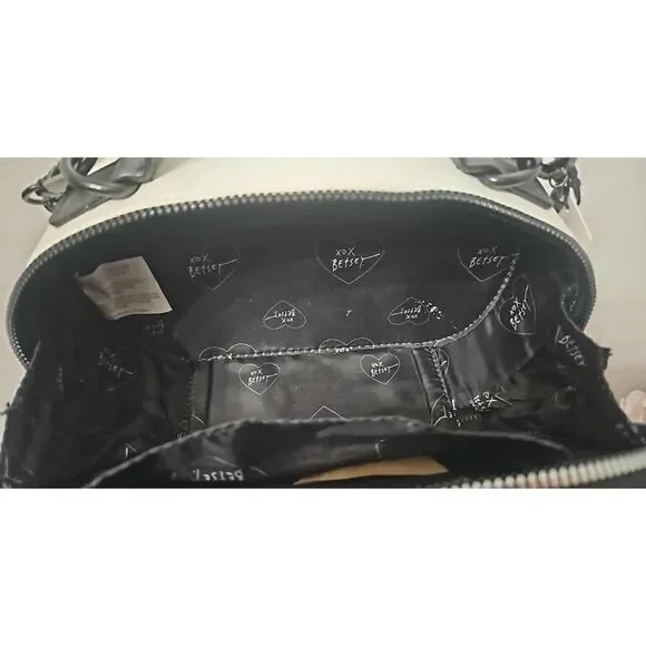 BETSEY JOHNSON Crossbody White XO Beau In White & Black - Picture 4 of 13
